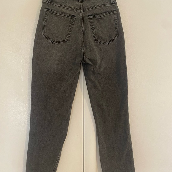 Abercrombie and Fitch Ultra High Rise Ankle Straight Jean - Picture 6 of 7